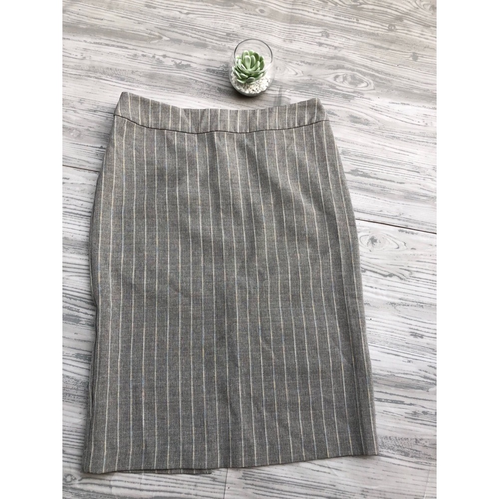 Grey pencil skirt 🌸